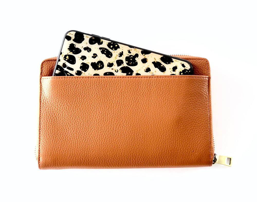 
                
                    Load image into Gallery viewer, LULU LUXE - ARIA TAN WALLET
                
            