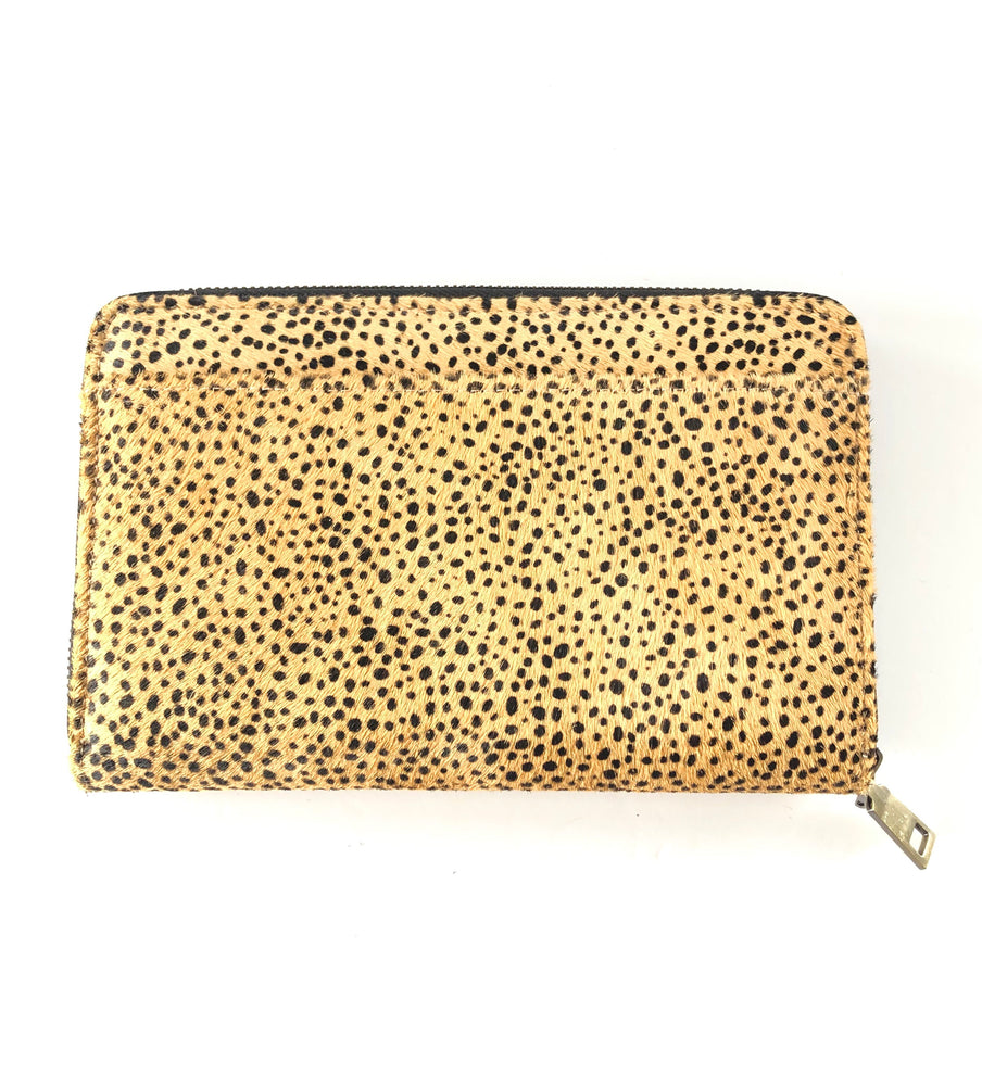 
                
                    Load image into Gallery viewer, LULU LUXE - ARIA CHEETAH WALLET
                
            